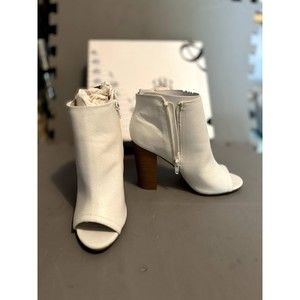 Rock & Republic  Rider White Peep toe heel, Women's 8